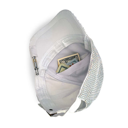 Gorra tipo canguro con bolsillo oculto